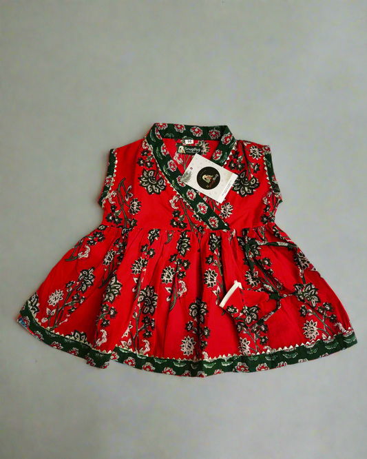 SnugBug Red Sleeveless kurti with green elasticated floral Pant Traditional Wear