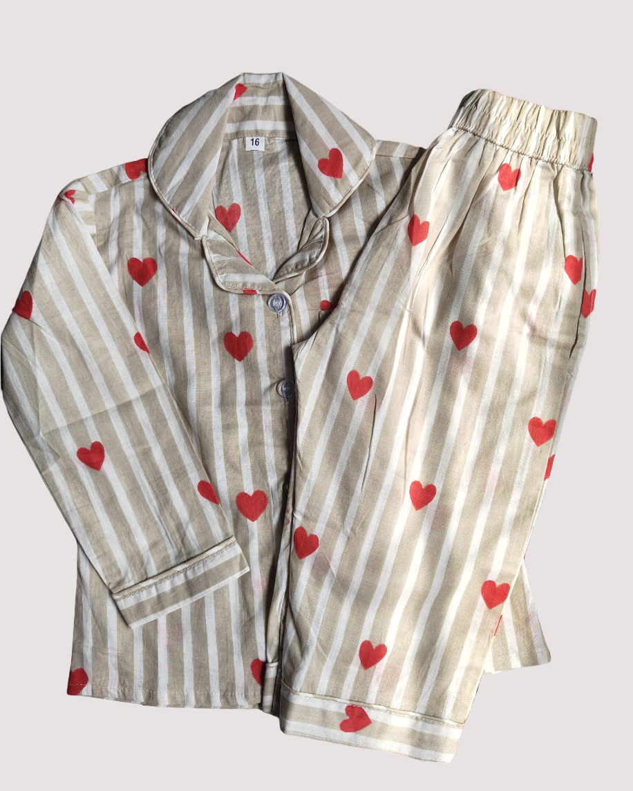 SnugBug Unisex Kids Pure Cotton Full Sleeve Heart Printed Light Weight Night Suit Set