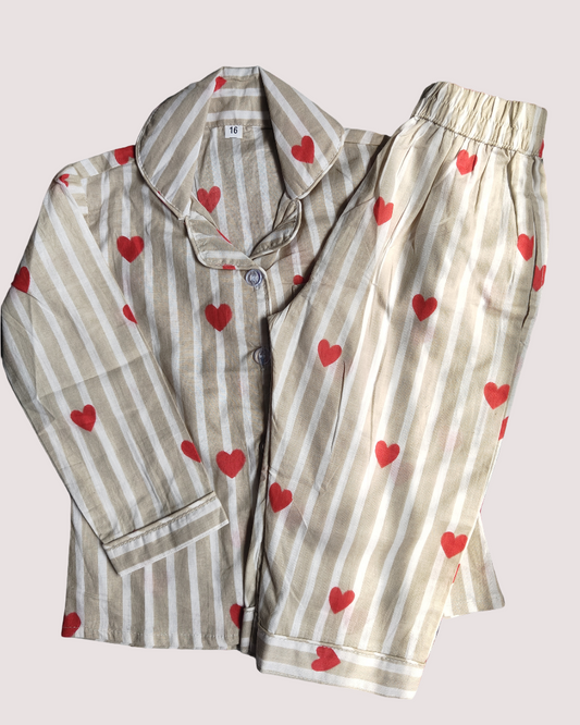 SnugBug Unisex Kids Pure Cotton Full Sleeve Heart Printed Light Weight Night Suit Set