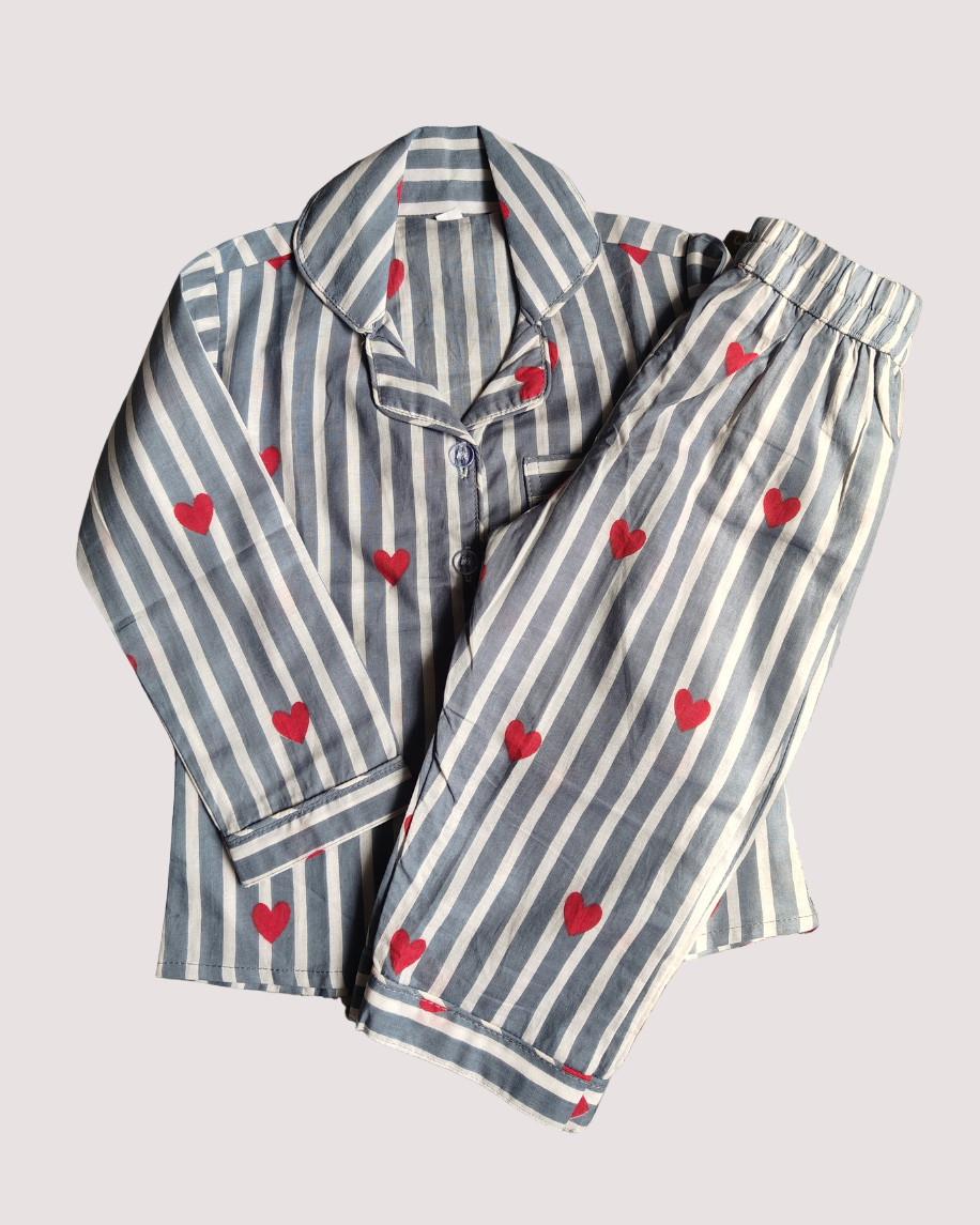 SnugBug Unisex Kids Pure Cotton Full Sleeve Heart Printed Light Weight Night Suit Set