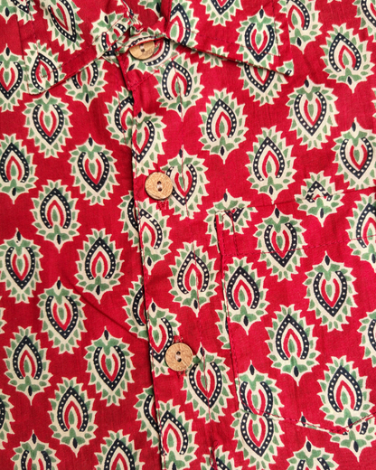 Boys Little Baazigar Red Half Sleeve Cotton Shirt with wooden button on sleeve and in front