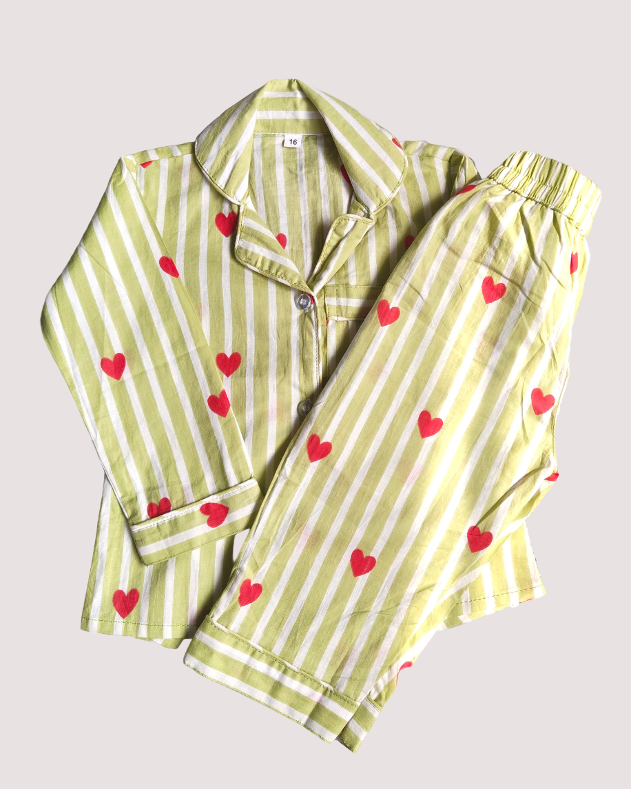 SnugBug Unisex Kids Pure Cotton Full Sleeve Heart Printed Light Weight Night Suit Set